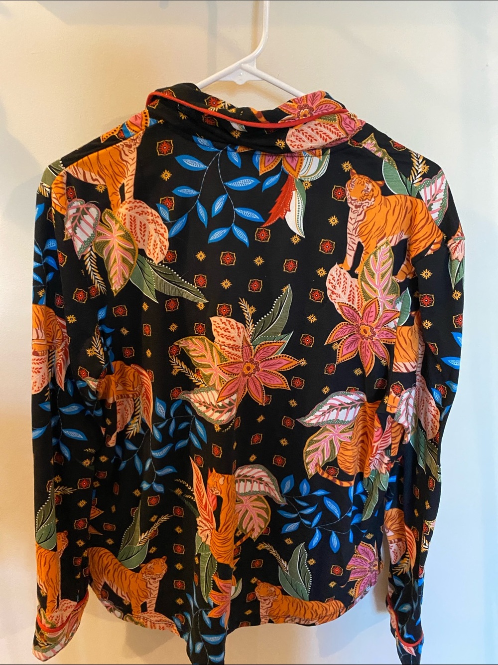 Room Service Tiger/ Animal print Pajama top size Large - Picture 5 of 5